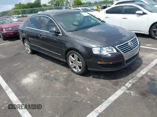 2008 Volkswagen Passat Komfort with VIN WVWAK73C68E251522, listed as a IAAI auction lot 42834322 with 186,807 mi miles and . Bid and sale history available at DreamBid. Image 1.