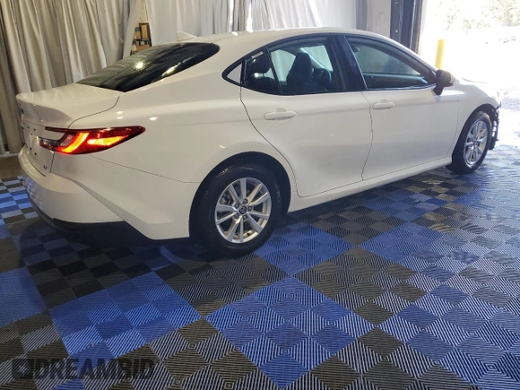 2025 Toyota Camry LE with VIN 4T1DAACKXSU501647, listed as a Copart auction lot 54232915 with 21,997 mi miles and Clean Title. Bid and sale history available at carsss.com. Image 3.