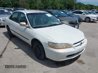 2000 Honda Accord LX z VIN 1HGCG1640YA067195, wystawiony jako IAAI lot #42316640 z przebiegiem 214 225 mil mil oraz . Historia ofert i sprzedaży dostępna na DreamBid. Obrazek 1.