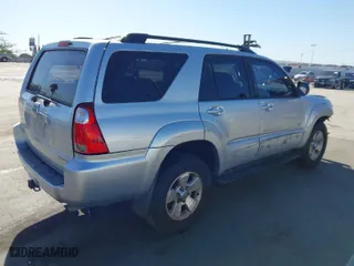2006 Toyota 4Runner SR5 with VIN JTEZU14RX68047939, listed as a IAAI auction lot 41406519 with 196,993 mi miles. Bid and sale history available at carsss.com. Image 4.