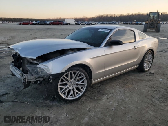 2014 Ford Mustang V6 with VIN 1ZVBP8AM5E5240852, listed as a Copart auction lot 43550315 with 195,614 mi miles and Salvage Title. Bid and sale history available at DreamBid. Image 1.