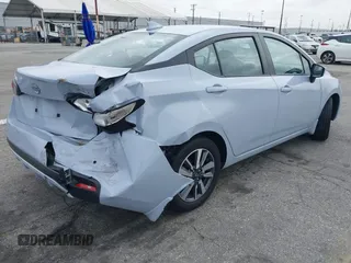 2024 Nissan Versa SV z VIN 3N1CN8EV8RL883656, wystawiony jako IAAI lot #42189707 z przebiegiem 18 509 mil mil oraz . Historia ofert i sprzedaży dostępna na DreamBid. Obrazek 4.
