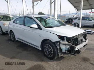 2020 Hyundai Ioniq SE z VIN KMHC75LJXLU068566, wystawiony jako IAAI lot #41048842 z przebiegiem 39 232 mil mil oraz . Historia ofert i sprzedaży dostępna na DreamBid. Obrazek 1.