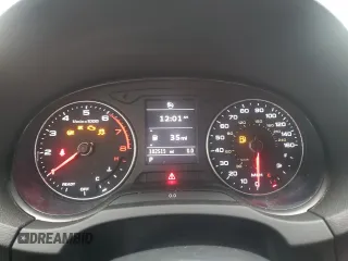 2017 Audi A3 Premium z VIN WAUAUGFF6H1032354, wystawiony jako Copart lot #55481835 z przebiegiem 102 515 mil mil oraz Szkody całkowita. Historia ofert i sprzedaży dostępna na DreamBid. Obrazek 9.