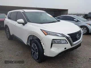 2023 Nissan Rogue SV z VIN JN8BT3BA9PW436400, wystawiony jako IAAI lot #42146534 z przebiegiem 25 351 mil mil oraz . Historia ofert i sprzedaży dostępna na DreamBid. Obrazek 1.