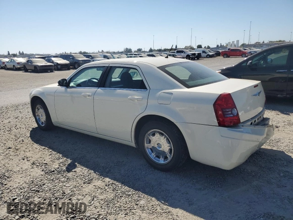 2008 Chrysler 300 LX with VIN 2C3KA43R58H223170, listed as a Copart auction lot 73572364 with 80,725 mi miles and Salvage Title. Bid and sale history available at carsss.com. Image 2.