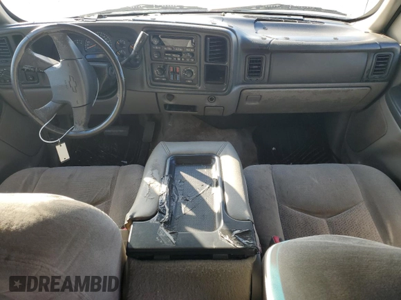 2003 Chevrolet Suburban LT with VIN 3GNEC16ZX3G339798, listed as a Copart auction lot 82293604 with 335,200 mi miles and Salvage Title. Bid and sale history available at carsss.com. Image 8.