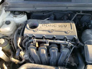 2009 Kia Rondo LX Base with VIN KNAFG528597268730, listed as a Copart auction lot 77071064 with 151,159 mi miles and Salvage Title. Bid and sale history available at carsss.com. Image 12.