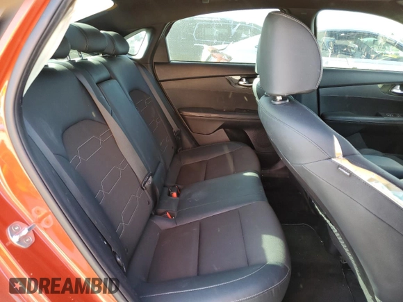 2021 Kia Forte GT-Line z VIN 3KPF34AD5ME388799, wystawiony jako Copart lot #57586455 z przebiegiem 51 264 mil mil oraz Szkoda całkowita • Salvage title. Historia ofert i sprzedaży dostępna na DreamBid. Obrazek 10.