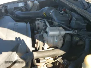 2002 Chevrolet Silverado 1500 LS с VIN 2GCEC19W821209231, выставлен на аукционе IAAI как лот 43443121 с пробегом 305 620 миль миль и . История ставок и продаж доступна на DreamBid. Изображение 15.