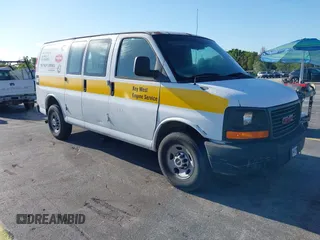 2011 GMC Savana Cargo z VIN 1GTW7FCA5B1115218, wystawiony jako IAAI lot #42281975 z przebiegiem 200 714 mil mil oraz . Historia ofert i sprzedaży dostępna na DreamBid. Obrazek 1.