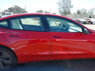 2023 Tesla Model 3 z VIN 5YJ3E1EA6PF566326, wystawiony jako IAAI lot #42687125 z przebiegiem 43 548 mil mil oraz . Historia ofert i sprzedaży dostępna na DreamBid. Obrazek 14.