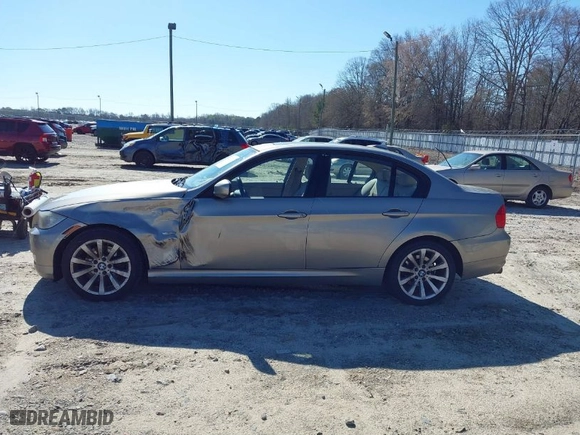 2011 BMW 3 Series 328i with VIN WBAPH7C56BE678004, listed as a IAAI auction lot 41812732 with 218,149 mi miles. Bid and sale history available at carsss.com. Image 6.