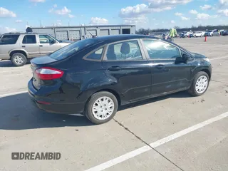 2017 Ford Fiesta S z VIN 3FADP4AJ5HM112691, wystawiony jako IAAI lot #41668249 z przebiegiem 60 514 mil mil oraz . Historia ofert i sprzedaży dostępna na DreamBid. Obrazek 4.