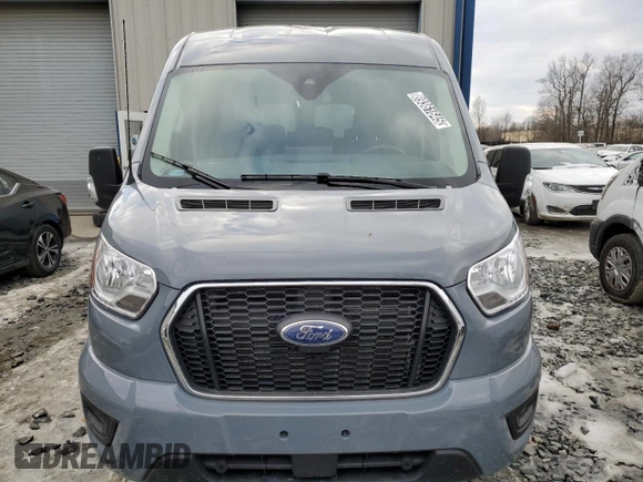 2022 Ford Transit Passenger XL z VIN 1FBAX2C88NKA69872, wystawiony jako Copart lot #89361645 z przebiegiem 31 336 mil mil oraz Tytuł czysty. Historia ofert i sprzedaży dostępna na DreamBid. Obrazek 5.