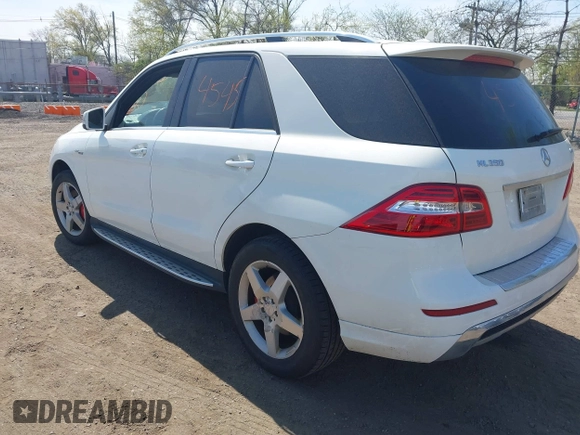 2014 Mercedes-Benz M 350 with VIN 4JGDA5HB2EA379792, listed as a IAAI auction lot 42104545 with 148,292 mi miles and . Bid and sale history available at carsss.com. Image 3.