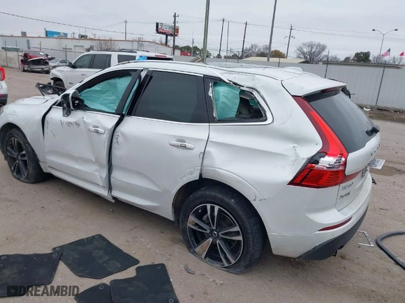 2021 Volvo XC60 Momentum with VIN YV4102DK6M1827283, listed as a IAAI auction lot 41388004 with 38,991 mi miles. Bid and sale history available at carsss.com. Image 3.
