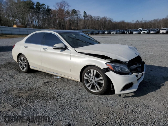 2017 Mercedes-Benz C 300 z VIN 55SWF4JBXHU196024, wystawiony jako Copart lot #42220035 z przebiegiem 95 899 mil mil oraz Szkoda całkowita • Salvage title. Historia ofert i sprzedaży dostępna na DreamBid. Obrazek 4.