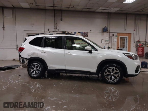 2019 Subaru Forester Premium with VIN JF2SKAGC3KH423315, listed as a IAAI auction lot 41216364 with 105,019 mi miles. Bid and sale history available at carsss.com. Image 14.