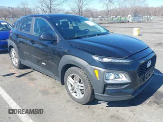 2020 Hyundai Kona SE z VIN KM8K1CAA7LU488743, wystawiony jako IAAI lot #41833649 z przebiegiem 62 228 mil mil oraz . Historia ofert i sprzedaży dostępna na DreamBid. Obrazek 1.