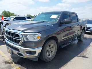 2019 Ram 1500 Big Horn z VIN 1C6RREFT3KN543755, wystawiony jako IAAI lot #42040871 z przebiegiem 135 614 mil mil oraz . Historia ofert i sprzedaży dostępna na DreamBid. Obrazek 18.
