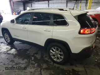 2017 Jeep Cherokee Latitude with VIN 1C4PJMCS7HW555326, listed as a Copart auction lot 87687345 with 89,717 mi miles and Salvage title. Bid and sale history available at DreamBid. Image 2.