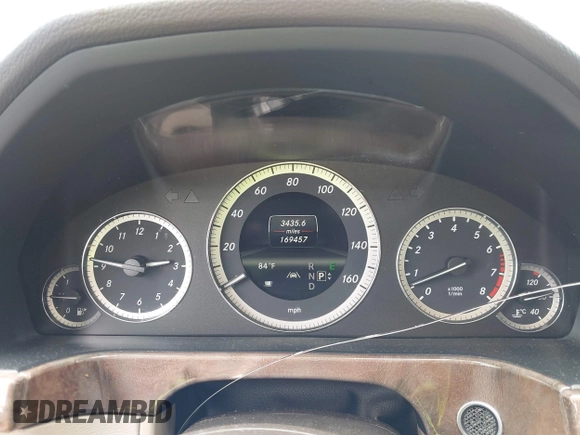 2013 Mercedes-Benz E 350 Luxury z VIN WDDHF5KB7DA663228, wystawiony jako IAAI lot #42429426 z przebiegiem 169 457 mil mil oraz . Historia ofert i sprzedaży dostępna na DreamBid. Obrazek 7.