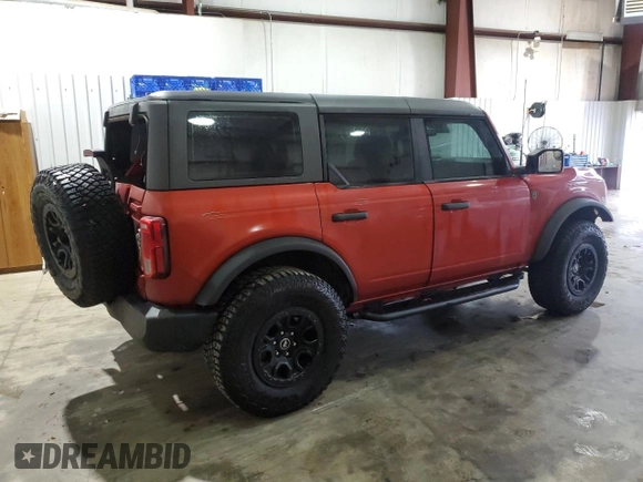 2022 Ford Bronco z VIN 1FMDE5BH9NLB59829, wystawiony jako Copart lot #43085555 z przebiegiem 16 727 mil mil oraz Czysty tytuł • Clean title. Historia ofert i sprzedaży dostępna na DreamBid. Obrazek 3.
