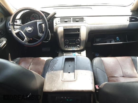 2008 Chevrolet Suburban LTZ with VIN 3GNFK163X8G193980, listed as a Copart auction lot 55521505 with 173,181 mi miles and Salvage title. Bid and sale history available at DreamBid. Image 8.
