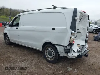 2021 Mercedes-Benz Metris Cargo z VIN W1YV0CEY8M3839772, wystawiony jako IAAI lot #42173555 z przebiegiem 97 502 mil mil oraz . Historia ofert i sprzedaży dostępna na DreamBid. Obrazek 3.