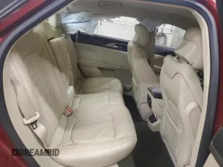 2015 Lincoln MKZ z VIN 3LN6L2J92FR624638, wystawiony jako Copart lot #57158245 z przebiegiem 150 045 mil mil oraz Szkoda całkowita • Salvage title. Historia ofert i sprzedaży dostępna na DreamBid. Obrazek 10.