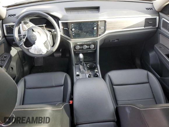 2022 Volkswagen Atlas SE with VIN 1V2JR2CA5NC515557, listed as a Copart auction lot 45356975 with 10,442 mi miles and Clean title. Bid and sale history available at DreamBid. Image 8.