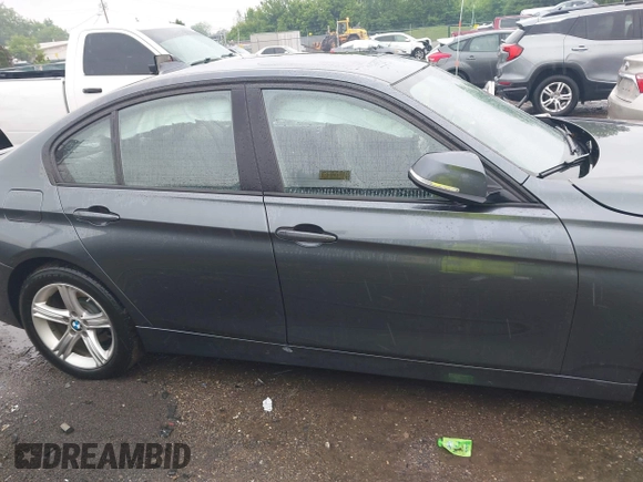 2015 BMW 3 Series 328i xDrive z VIN WBA3B3C56FF548474, wystawiony jako IAAI lot #42366206 z przebiegiem 73 042 mil mil oraz . Historia ofert i sprzedaży dostępna na DreamBid. Obrazek 13.