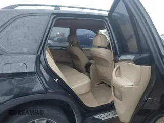 2013 BMW X5 xDrive35i z VIN 5UXZV4C53D0B23239, wystawiony jako IAAI lot #42200152 z przebiegiem 173 463 mil mil oraz . Historia ofert i sprzedaży dostępna na DreamBid. Obrazek 8.