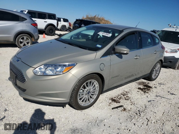 2015 Ford Focus Electric с VIN 1FADP3R4XFL293567, выставлен на аукционе Copart как лот 81951594 с пробегом 54 993 миль миль и Чистый • Clean title. История ставок и продаж доступна на DreamBid. Изображение 1.