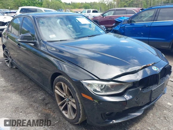 2015 BMW 3 Series 328i xDrive с VIN WBA3B5G55FNS18689, выставлен на аукционе IAAI как лот 42188139 с пробегом 90 612 миль миль и . История ставок и продаж доступна на DreamBid. Изображение 1.