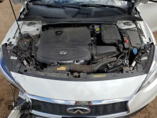 2018 Infiniti QX30 Premium with VIN SJKCH5CR2JA052770, listed as a Copart auction lot 61227824 with 39,761 mi miles and Salvage Title. Bid and sale history available at carsss.com. Image 11.