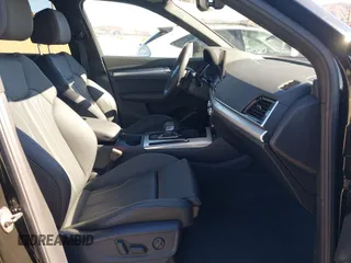 2023 Audi Q5 Sportback S line Premium Plus with VIN WA15AAFY8P2176437, listed as a IAAI auction lot 41352886 with 7,639 mi miles and . Bid and sale history available at DreamBid. Image 5.