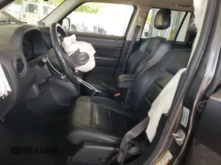 2016 Jeep Patriot Latitude z VIN 1C4NJPFA5GD699012, wystawiony jako Copart lot #55555095 z przebiegiem 82 643 mil mil oraz Szkoda całkowita • Salvage title. Historia ofert i sprzedaży dostępna na DreamBid. Obrazek 7.