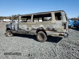 2003 Ford Econoline Passenger XL z VIN 1FBSS31LX3HA93522, wystawiony jako Copart lot #49734755 z przebiegiem Nie podano mil oraz Nie do naprawy • Non repairable. Historia ofert i sprzedaży dostępna na DreamBid. Obrazek 2.