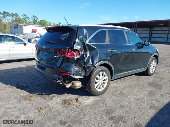 2016 Kia Sorento LX with VIN 5XYPG4A56GG140800, listed as a IAAI auction lot 41828064 with 174,113 mi miles. Bid and sale history available at carsss.com. Image 4.