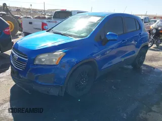 2015 Chevrolet Trax LS with VIN KL7CJKSB8FB116027, listed as a IAAI auction lot 41915553 with 105,541 mi miles. Bid and sale history available at carsss.com. Image 2.