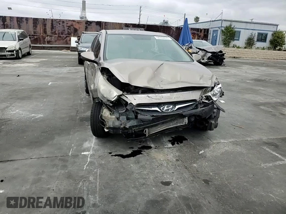 2012 Hyundai Accent GLS z VIN KMHCT4AE9CU187186, wystawiony jako Copart lot #50364835 z przebiegiem 85 638 mil mil oraz Szkody całkowita. Historia ofert i sprzedaży dostępna na DreamBid. Obrazek 11.