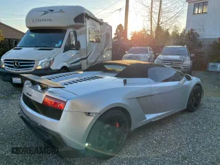 2013 Lamborghini Gallardo z VIN ZHWGU6BZ7DLA12811, wystawiony jako Copart lot #42301395 z przebiegiem 35 388 mil mil oraz Szkoda całkowita • Salvage title. Historia ofert i sprzedaży dostępna na DreamBid. Obrazek 4.