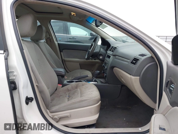 2010 Ford Fusion SE with VIN 3FAHP0HA3AR202527, listed as a IAAI auction lot 41698369 with 194,621 mi miles. Bid and sale history available at carsss.com. Image 5.