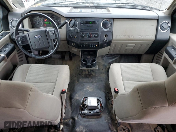 2008 Ford F-250 XL with VIN 1FTSW21528EE45027, listed as a Copart auction lot 43811735 with 157,896 mi miles and Salvage title. Bid and sale history available at DreamBid. Image 8.