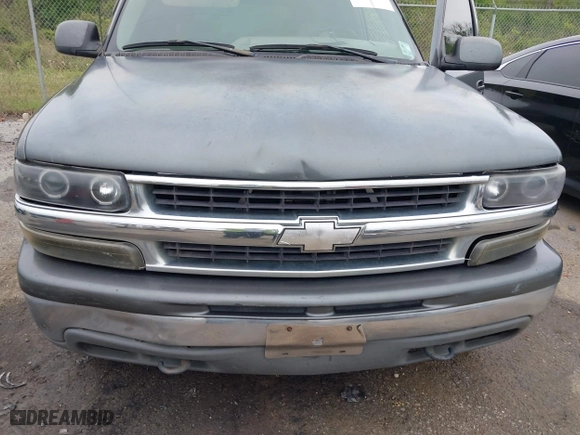 2002 Chevrolet Tahoe LT with VIN 1GNEC13Z02R243052, listed as a IAAI auction lot 41909540 with 360,010 mi miles. Bid and sale history available at carsss.com. Image 6.