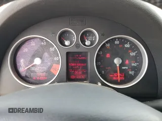 2004 Audi TT z VIN TRUSC28N341024424, wystawiony jako Copart lot #58660975 z przebiegiem 163 685 mil mil oraz Tytuł czysty. Historia ofert i sprzedaży dostępna na DreamBid. Obrazek 9.