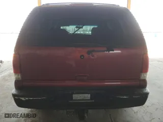 2002 Chevrolet Tahoe LS with VIN 1GNEC13Z52R210208, listed as a Copart auction lot 58046834 with 228,365 mi miles and Clean Title. Bid and sale history available at carsss.com. Image 6.