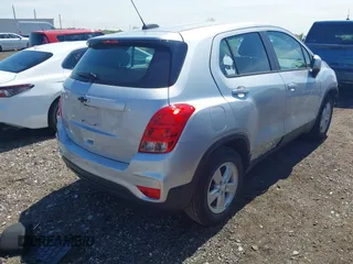 2020 Chevrolet Trax LS z VIN 3GNCJKSB0LL130816, wystawiony jako IAAI lot #42225467 z przebiegiem 55 943 mil mil oraz . Historia ofert i sprzedaży dostępna na DreamBid. Obrazek 4.
